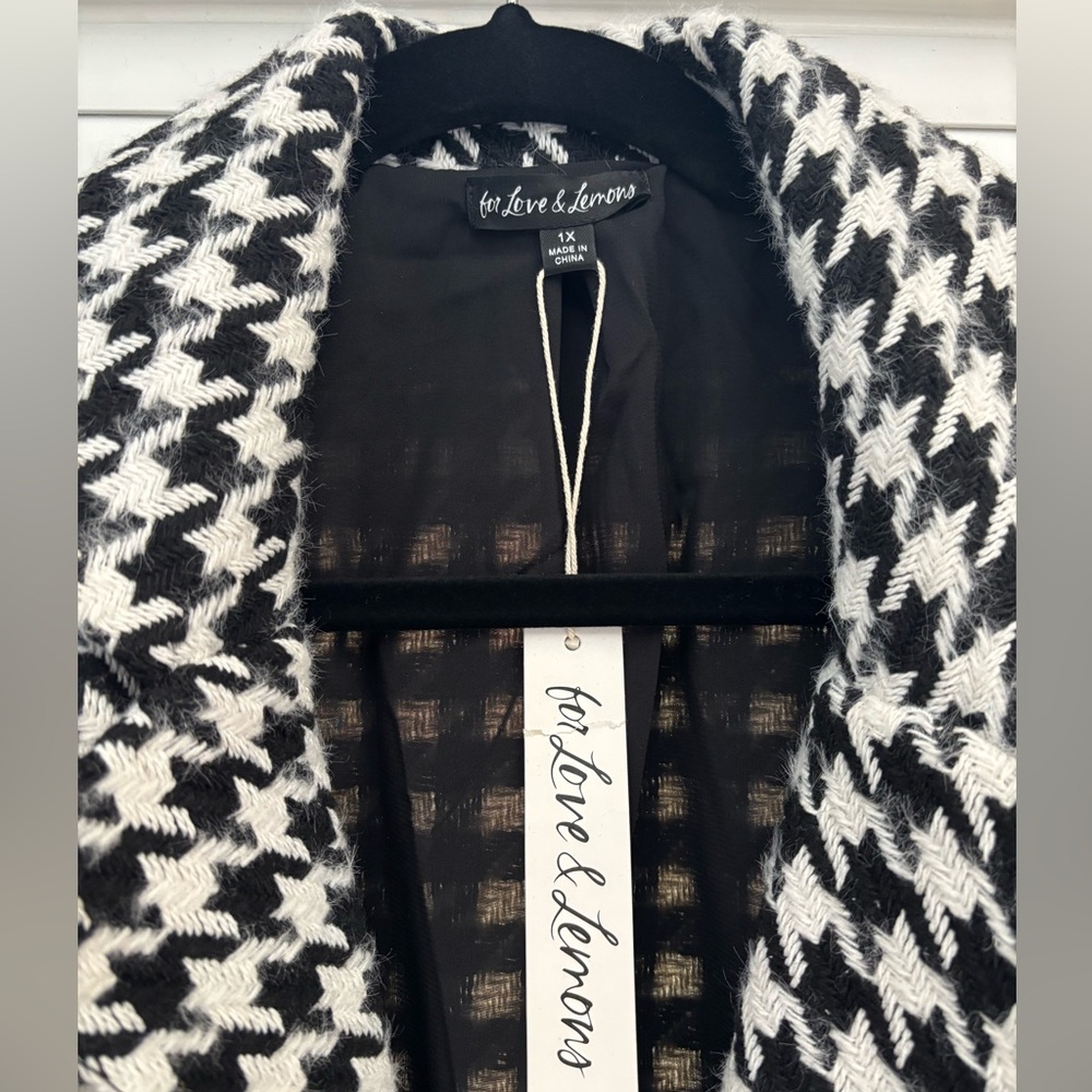 For Love and Lemons Bonnie Black and White Houndstooth Cropped Blazer — Size 1X - Picture 4 of 11